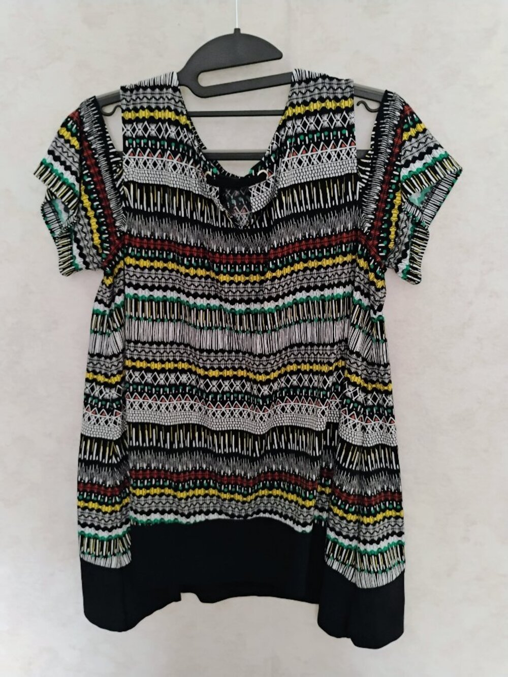 Rafaella Tribal Stripe Cold Shoulder Knit Top Size Large